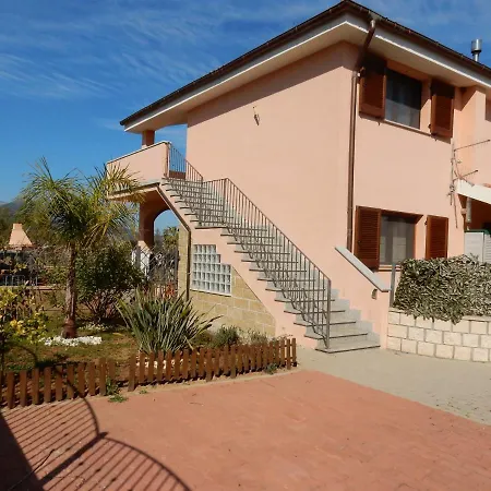Casa Hattinia بيت للعطل
